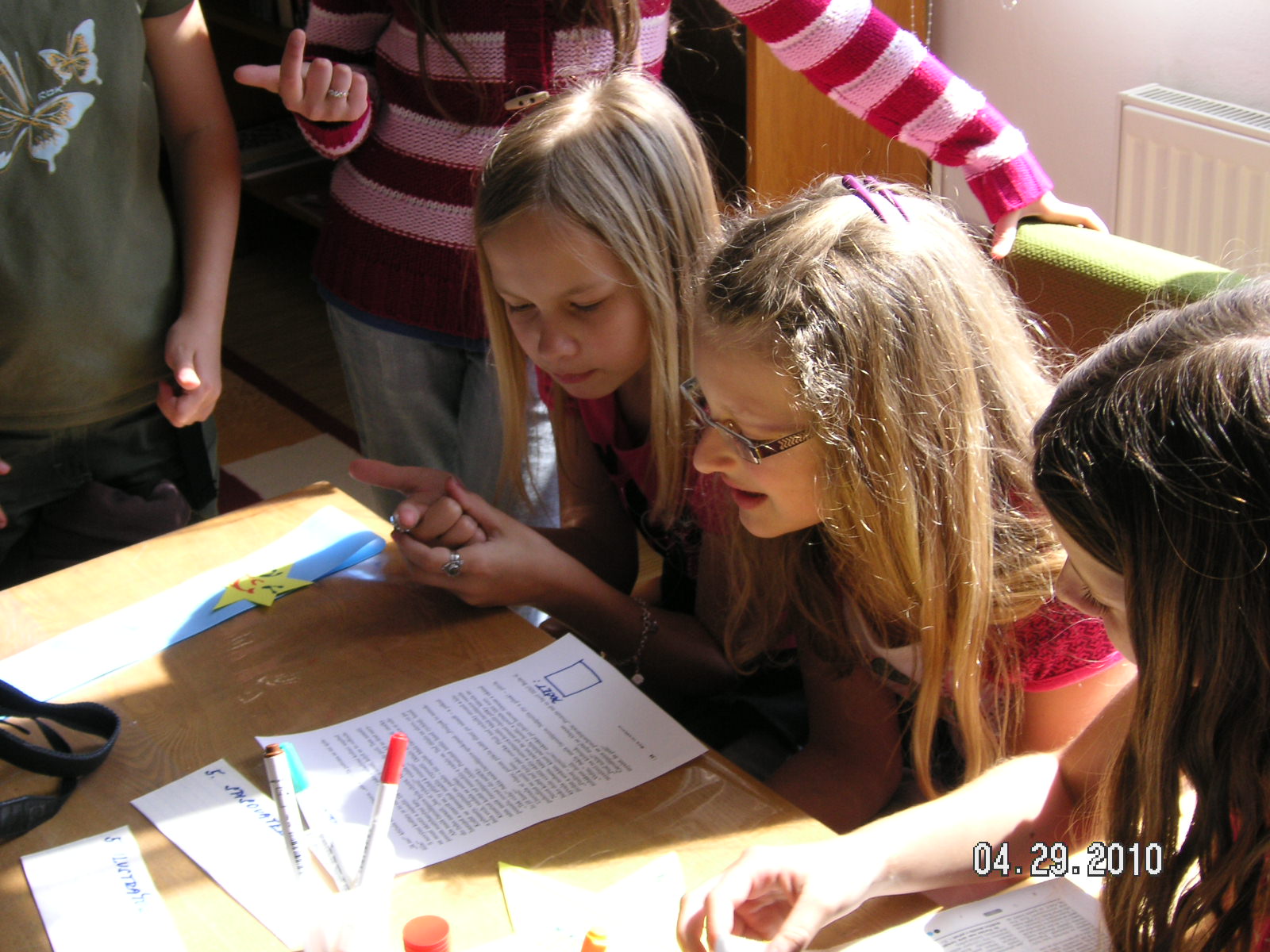 NEJPRVE PŘEČÍST POHÁDKU...